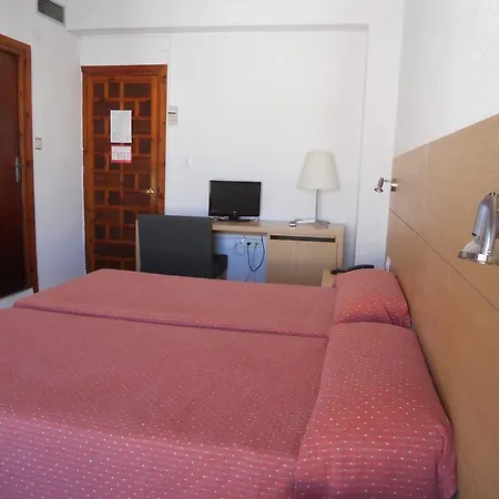 Hotel Sacratif 2*